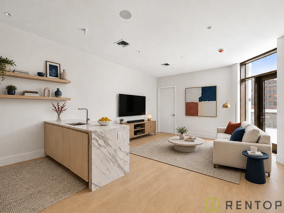 960 Franklin Ave #137