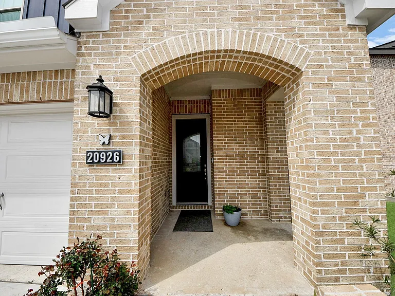 20926 Blooming Shrubs Ct — Photo 4