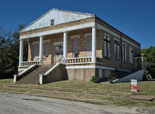 506 Sanders St, Bowie, TX 76230