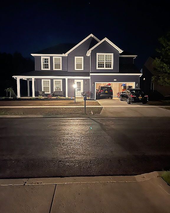1st image of 20 Greenside Dr