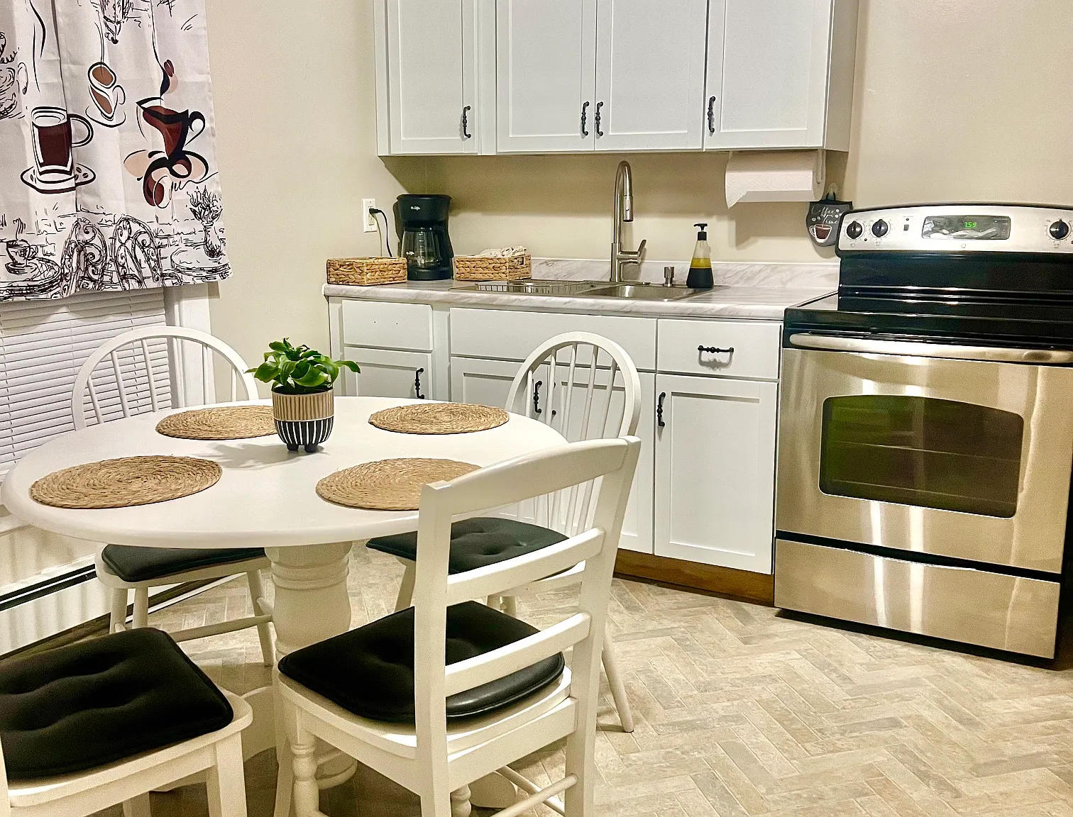 2 bed, $1,350 — Photo 2