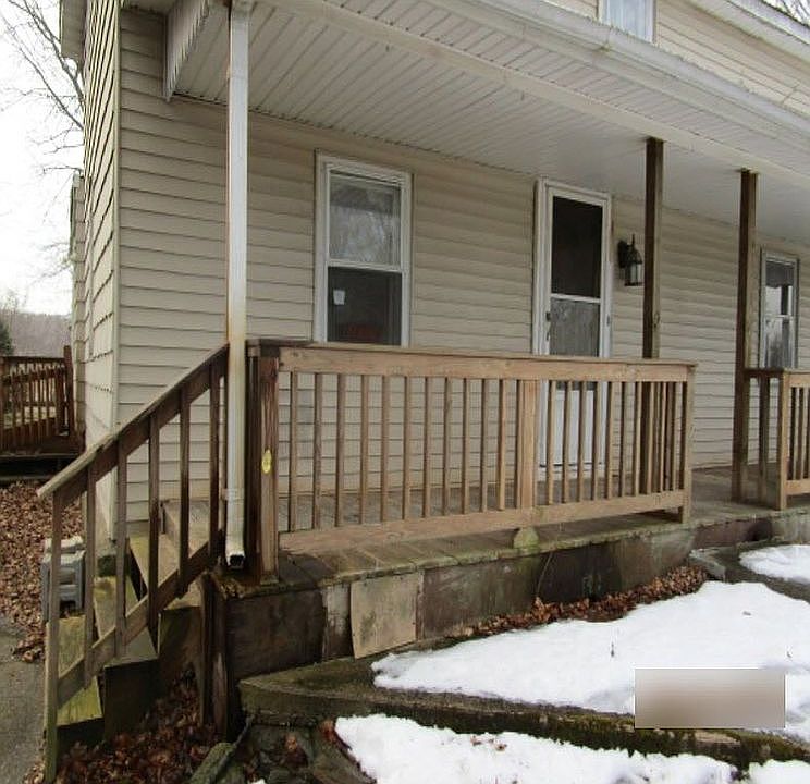 2nd image of 8 Maple Ave