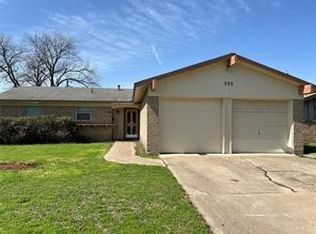 705 Colgate Ct, Garland, TX 75042