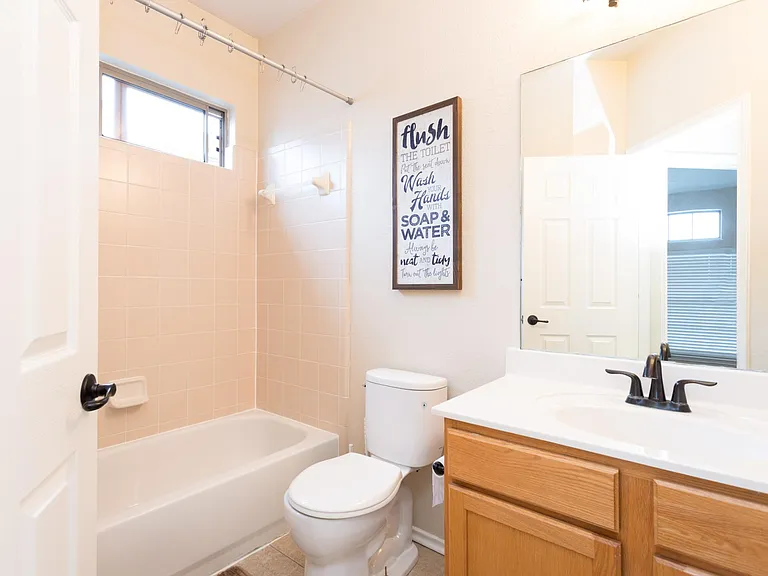 1227 Cresswell Cv — Photo 17