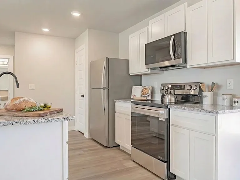 5613 Colgate St — Photo 2