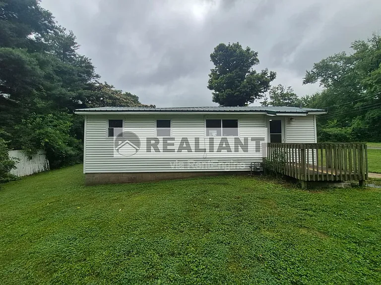 16 Michigan Ave — Photo 15