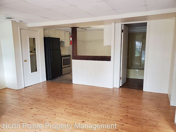 5th image of 135 W Charlotte St APT C