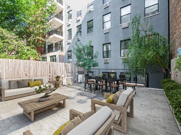 326 E 4th St, New York, NY