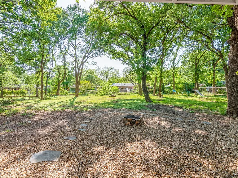612 Vine St — Photo 24
