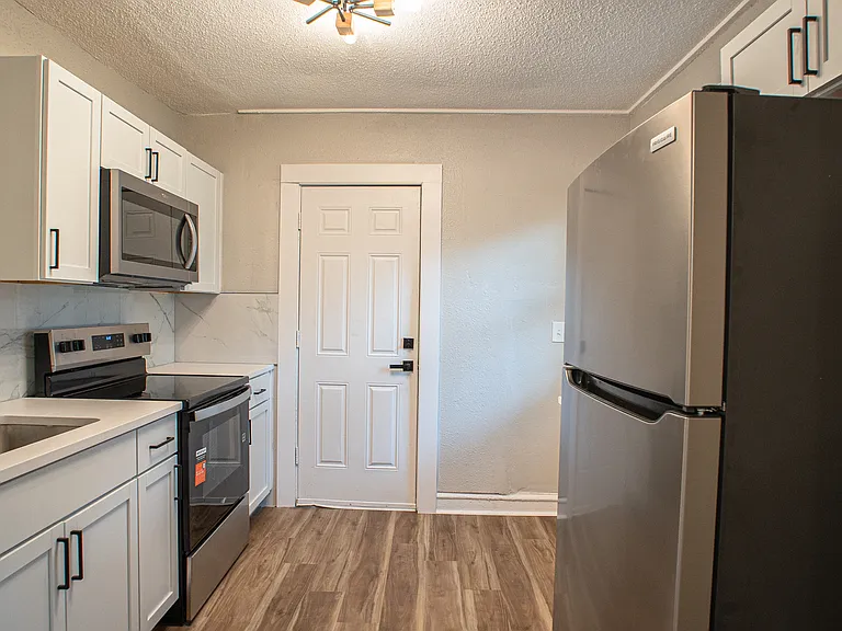 3417 Bellefontaine St — Photo 13