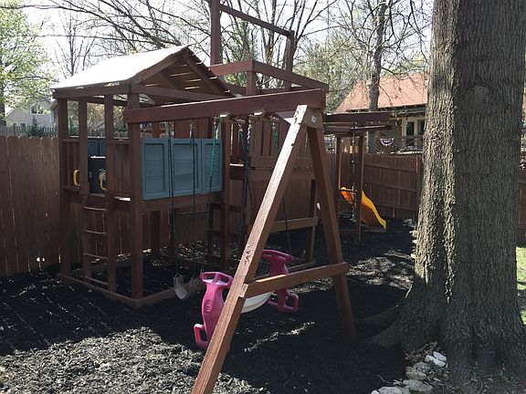 4th image of 1001 NW Woodlynne Dr