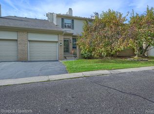 29389 Breezewood, Farmington, MI 48331