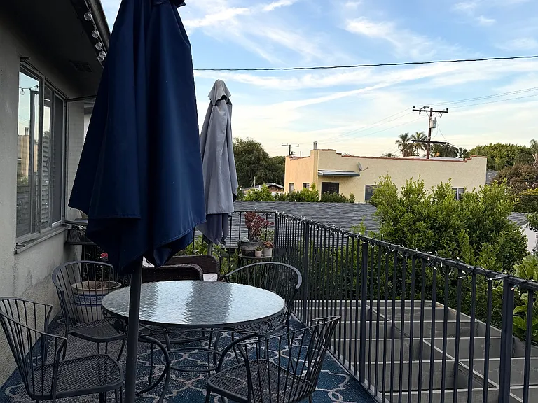 204 Termino Ave #B — Photo 9