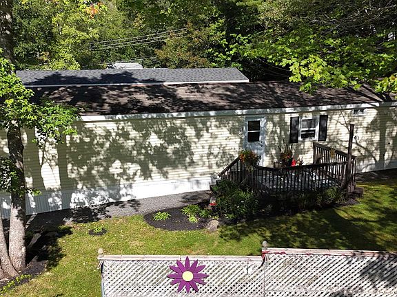 3rd image of 33 Spring Cres