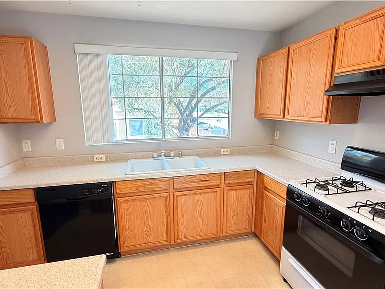 830 Carnegie St #1021 — Photo 5