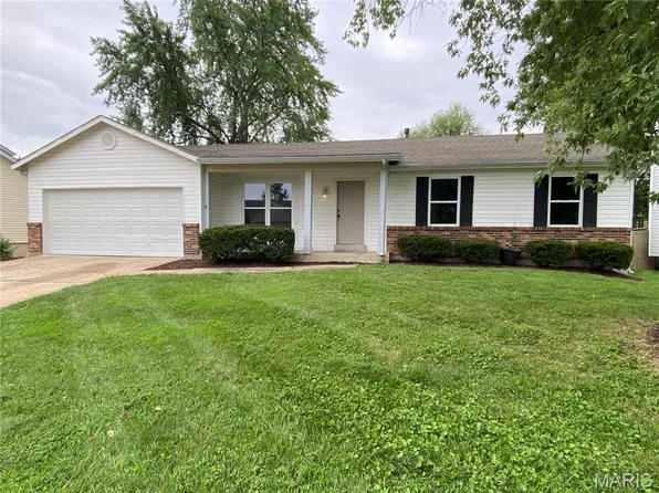 750 Estes Park Dr, Saint Peters, MO 63376