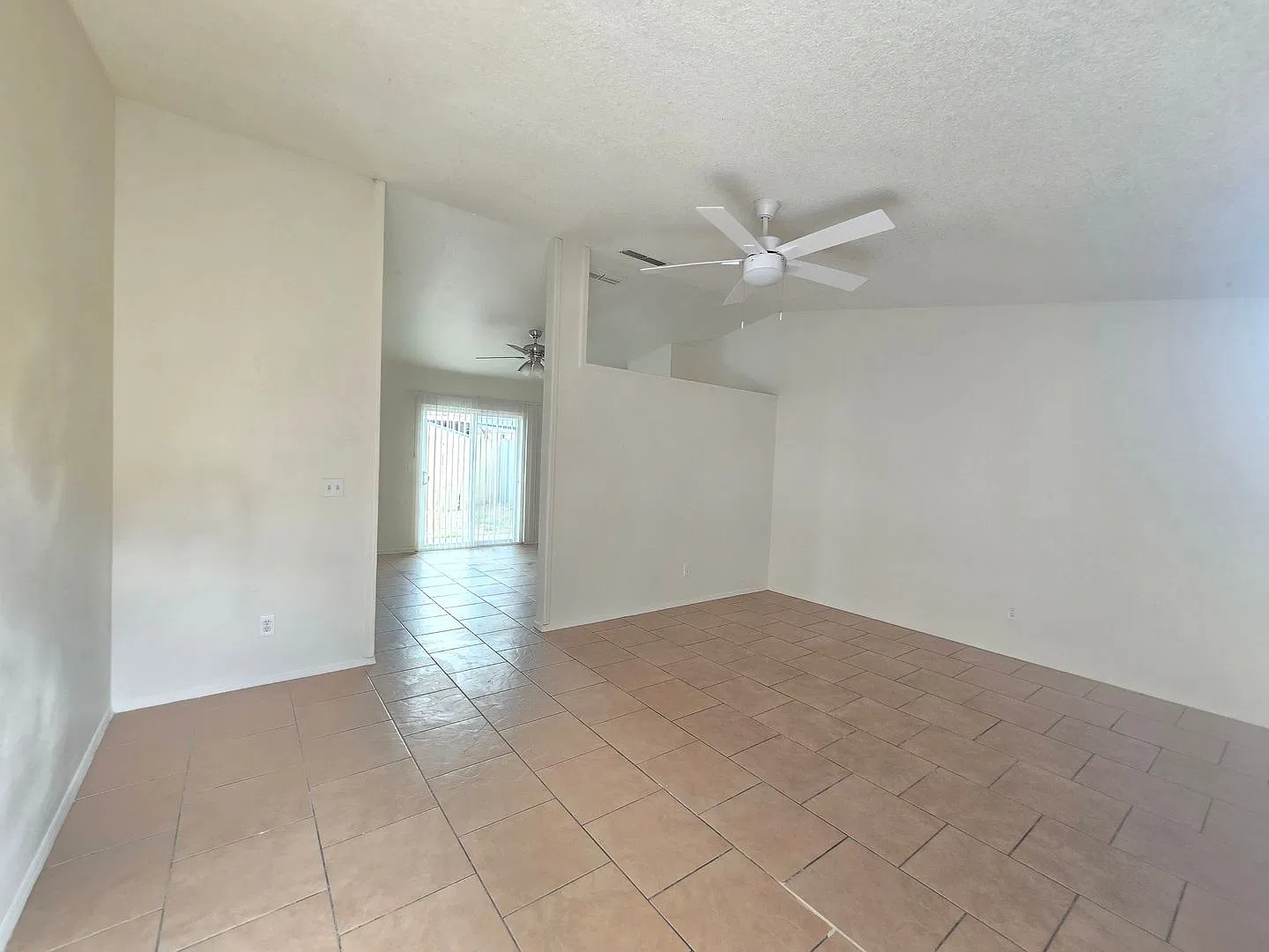 2 Bed 1 Bath Spacious Apartment in Mesa — Photo 4