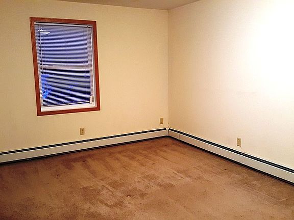 3rd image of 1044 S Shore Dr
