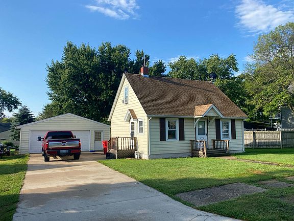 3rd image of 404 E Main St