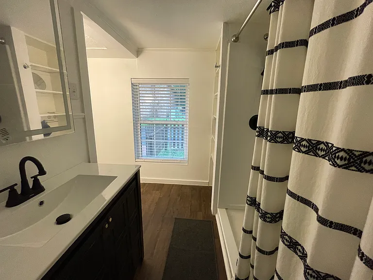 910 Raguet St #101 — Photo 11