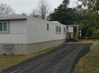 121 Main St SW, Calhoun, GA 30701