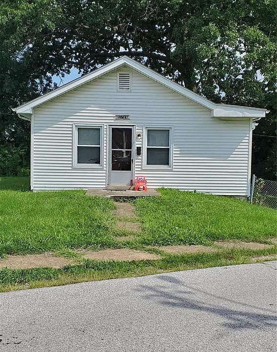 2nd image of 1614 Bradford Ave