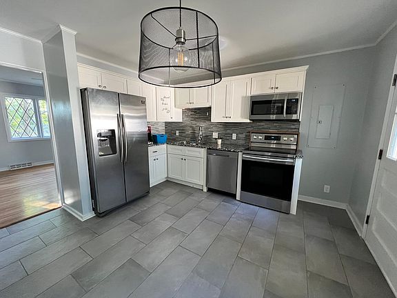 4th image of 4200 Longleaf Dr