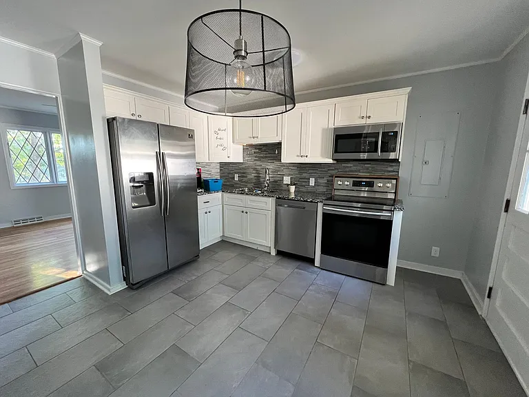 4200 Longleaf Dr — Photo 3