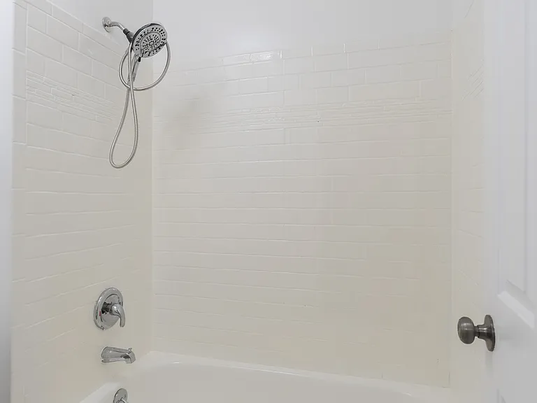 10 Kennedy Ct #B — Photo 24