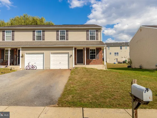 1027 Alexander Dr, Temple, PA 19560