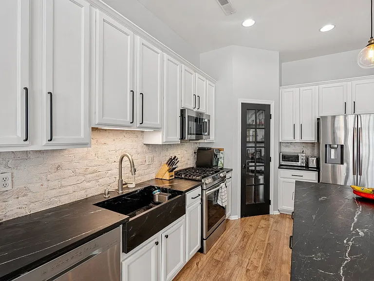 20353 Bowfonds St — Photo 15