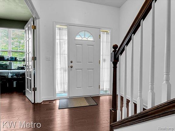 4th image of 27315 Victoria Rd