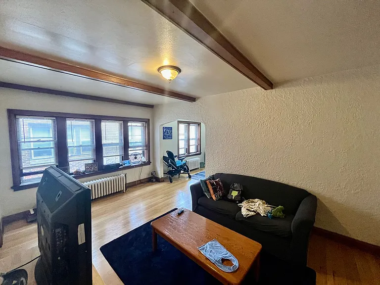 4422 N Oakland Ave — Photo 2