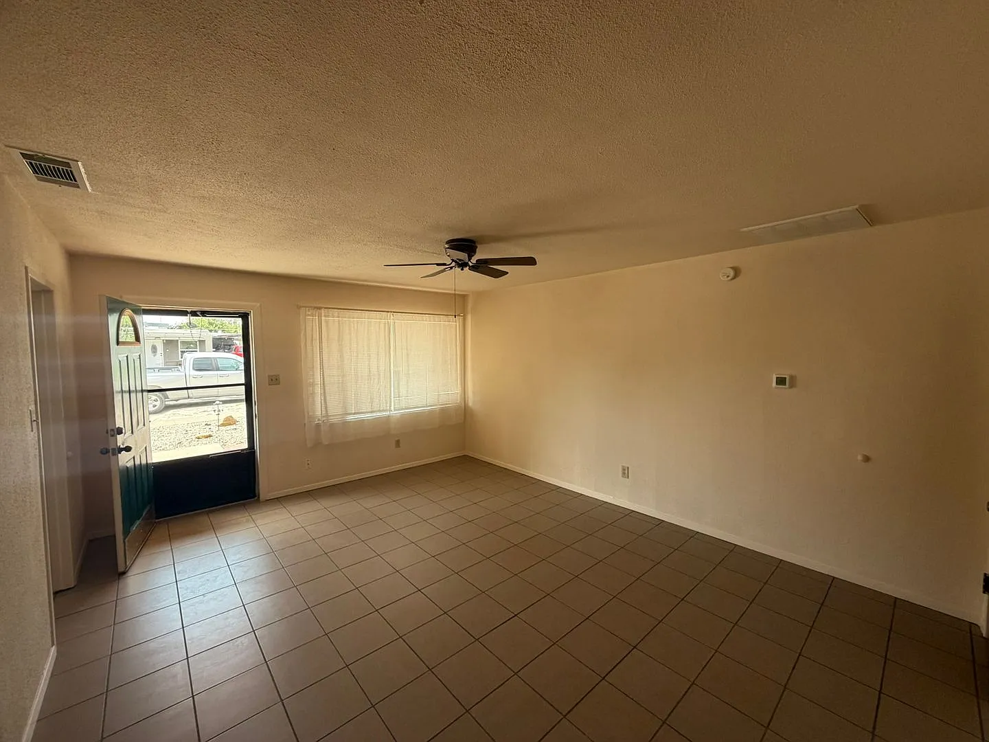 2 bed 1 bath Duplex — Photo 3