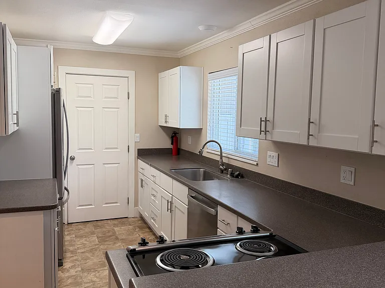 1906 Diamond Ct — Photo 15