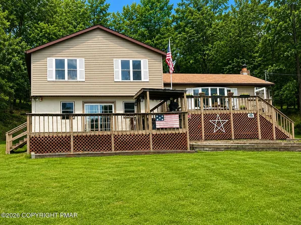 3207 Pine Ridge Dr, Bushkill, PA 18324