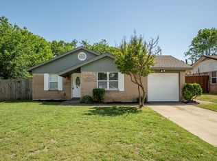 1404 Bryan Dr, Bedford, TX 76022