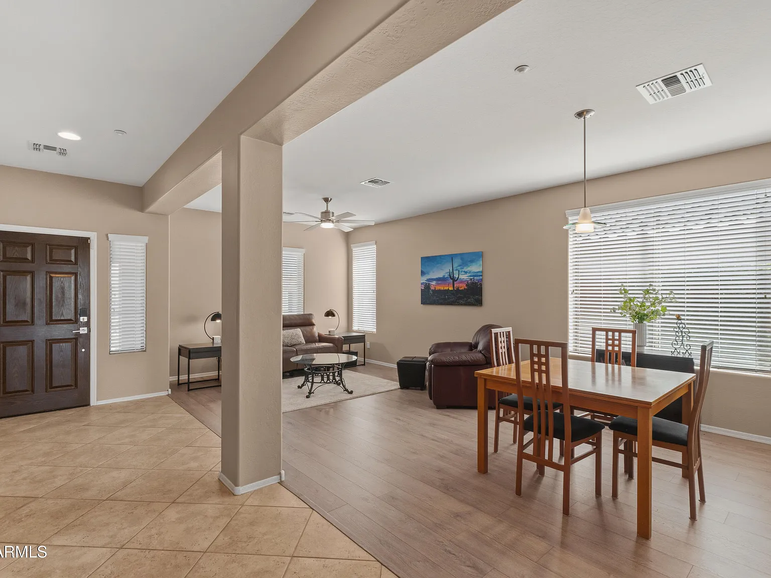 3 bed, 2.0 bath, 2082 sqft, $3,000 — Photo 2