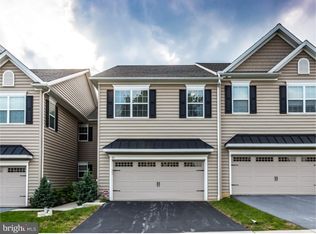 42 New Village Greene Dr, Honey Brook, PA 19344