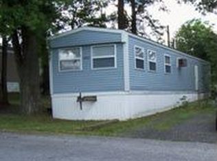 422 Sand Gate Dr, New Windsor, NY 12553