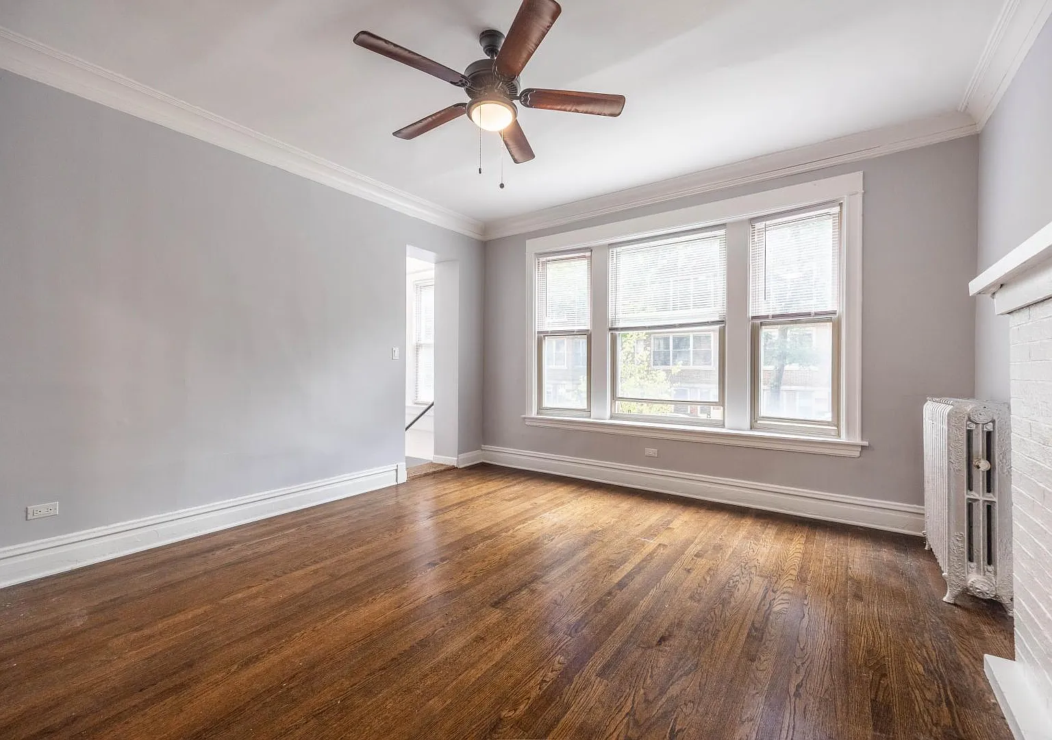 1222 W Rosemont Ave — Photo 2