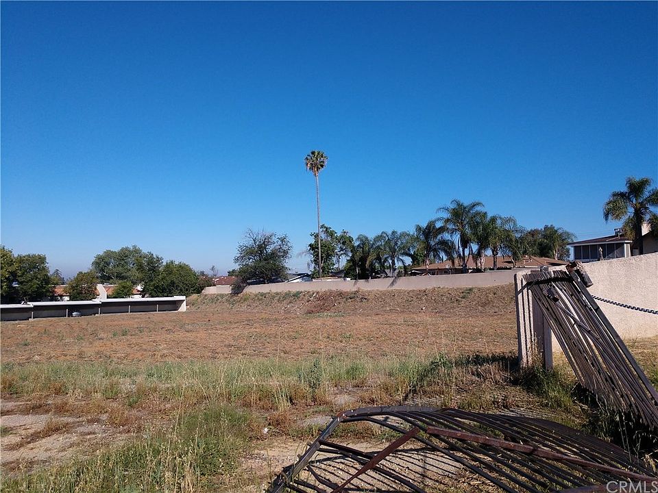 2nd image of 3 Mesa Grandedr.