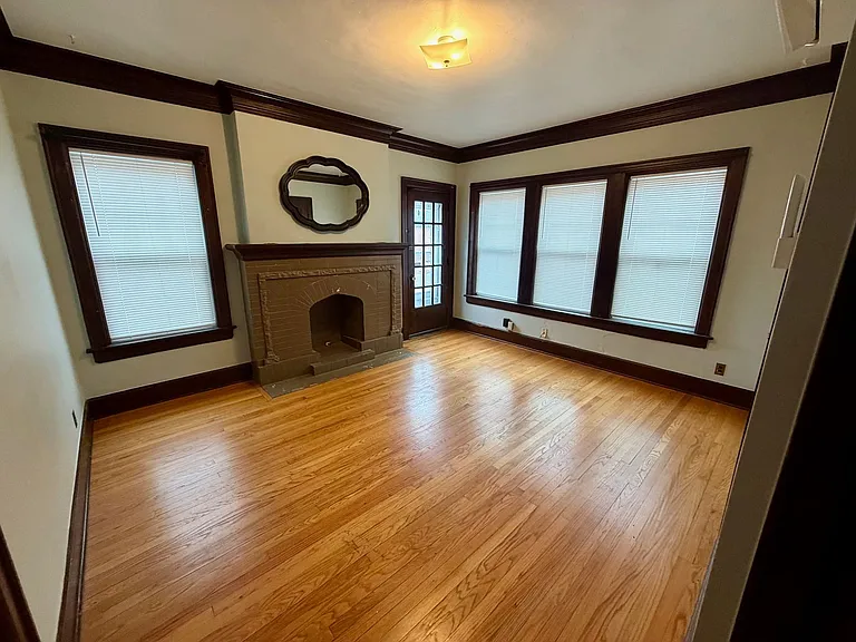 300 S Barker Ave — Photo 1