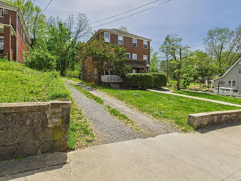 640 Alleghany Ave — Photo 4