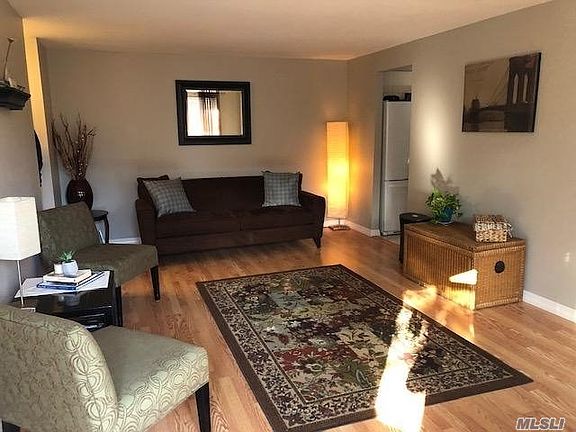 4th image of 52 Birchwood Dr