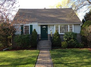 42 Oak Ave, Pequannock, NJ 07440
