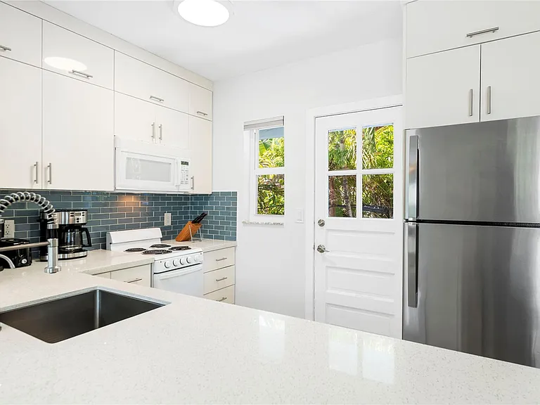 3015 Seville St #6 — Photo 12