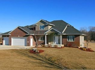 2355 W 260th St, New Prague, MN 56071