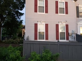 9326 Fringe Tree Ln, Manassas, VA 20110