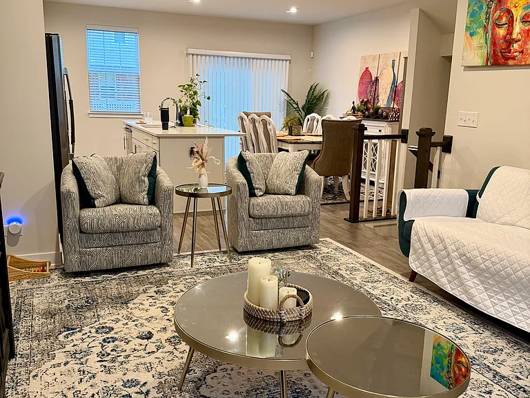 Paige Cir — Photo 4